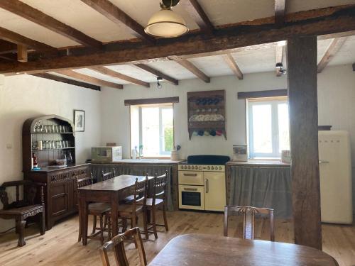 Maison de vacances Rustic cottage with stunning swimming pool 4 Rue de la Vireloup Saint-Front