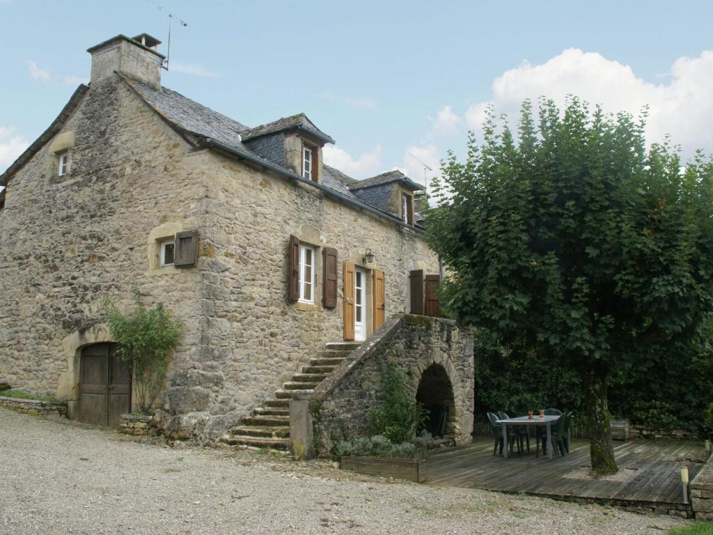 Maison de vacances Rustic Holiday Home in Saint Geniez d Olt with a Garden , 12130 Saint-Geniez-dʼOlt