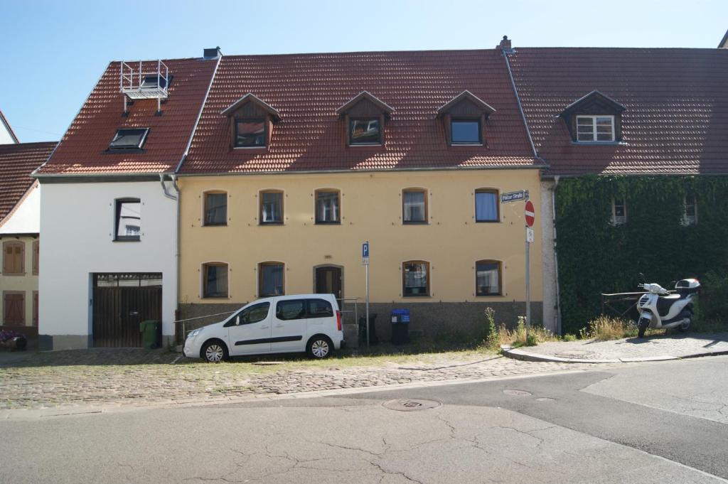Appartements Saarlogis Ferienwohnungen Haus St. Arnual Saargemünder Strasse 145, 66119 Sarrebruck