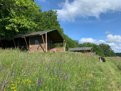 Safari tent lodges with a beautiful view at Lot Sous Toile Montamel france