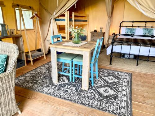Tente de luxe Safari Tents at Le Ranch Camping et Glamping 1 Rue Des Chalets Madranges