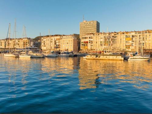 Appartement « SAHARA » déco désert, cœur de ville de Toulon 4 Place Hubac Toulon