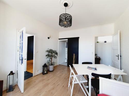 Appartement Saint-Malo Saint Servan: Appartement à 400m plage 2e étage, Bâtiment A 14 Rue Bel air Saint-Malo