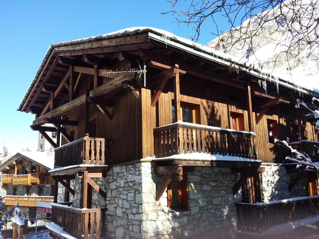 Appartements Saint-Roch Piste BP: 21 Rue des Lessières, 73150 Val dʼIsère