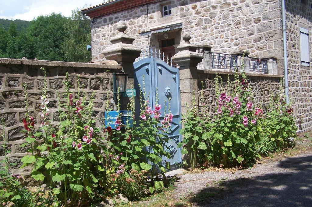 B&B / Chambre d'hôtes Salomony Chambre d'Hôtes domaine de salomony, 07190 Marcols-les-Eaux