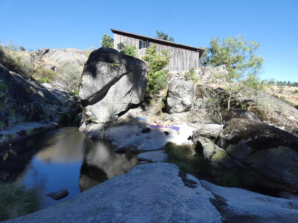 Chalets Salto do Lobo - Montain houses with private river 339 Estrada Nacional, 6200-324 Penhas da Saúde