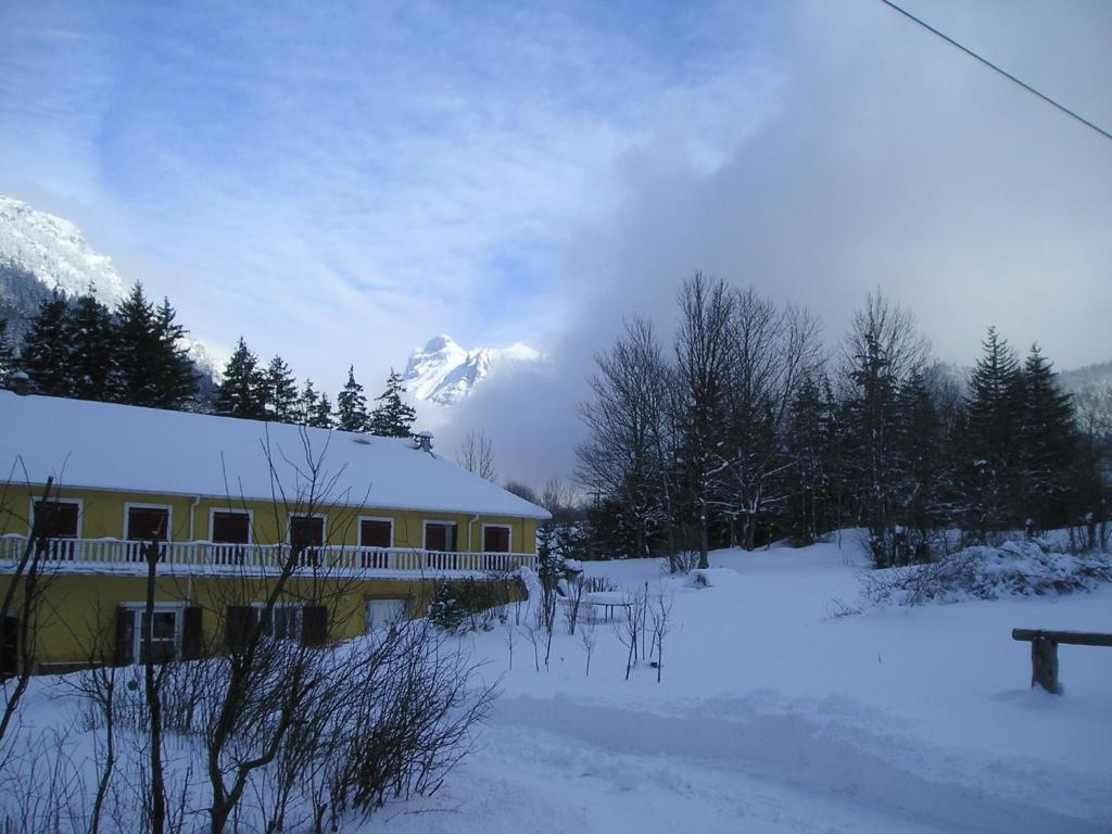 Maison d'hôtes SAS L Acacia les Morlieres, 26620 Lus-la-Croix-Haute