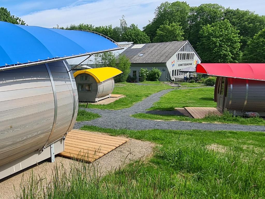 Camping Schlaffässer am Schmetterlingspark Haus der Schmetterlinge, alaris Schmetterlingspark GmbH Zur Schwarzen Erde 7, 37170 Uslar