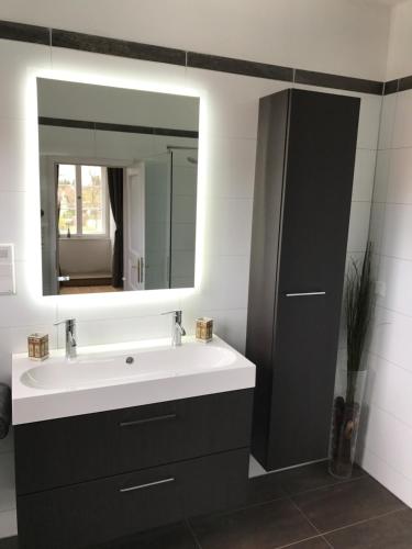 Appartements Schloss Grabow, Resting Place & a Luxury Piano Collection Resort, Prignitz Brandenburg Blumenthaler Strasse 20 Grabow