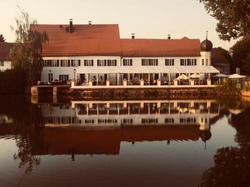 Hôtel SCHLOSS OTTING Schloßstraße 2 Otting