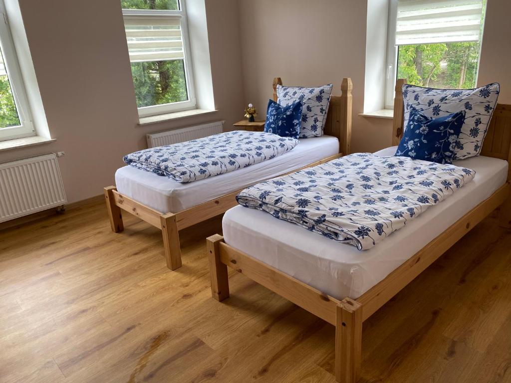 Appartement Schöne 2 Zimmerwohnung, neu saniert, hell, stilvoll 17 Luckaer Straße, 04552 Borna