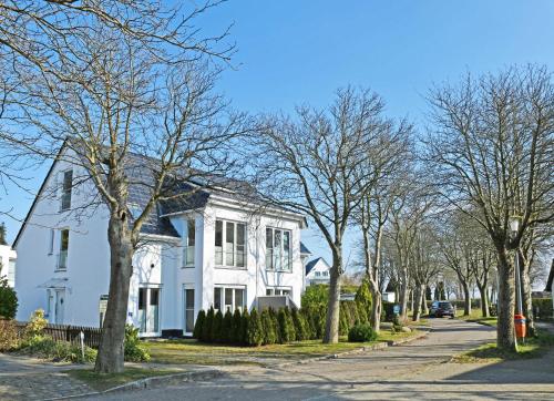 Appartements schöne Ferienwohnungen in Dranske auf dem Windland Wieker Straße 5 Dranske