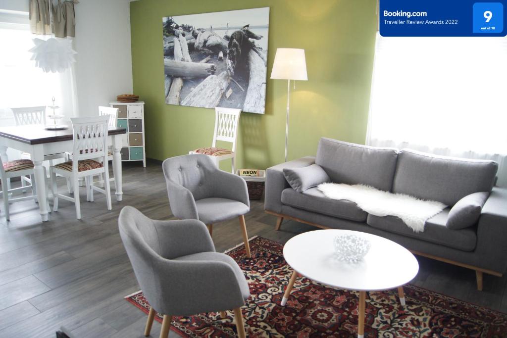 Appartement Schöne, große Ferienwohnung in Waldenbuch, nahe Stuttgart Messe, Böblingen, Sindelfingen Neuweiler Weg 10, 71111 Waldenbuch