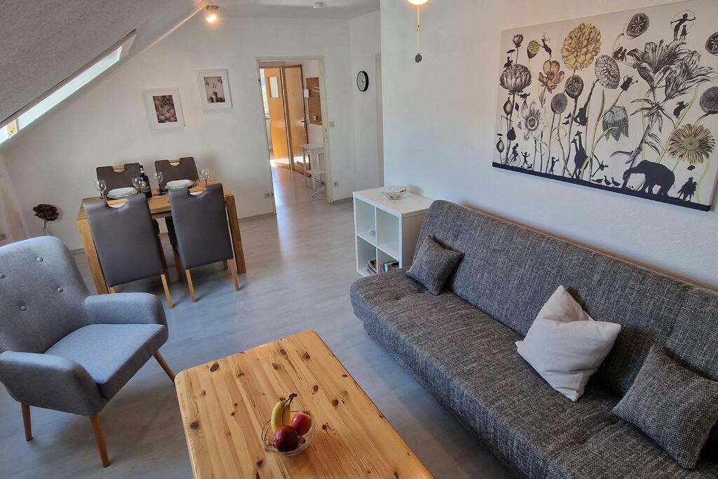 Appartement Schöne, helle 3 Zimmer mit Klimaanlage 31 Heppenheimer Straße, 65428 Königstädten