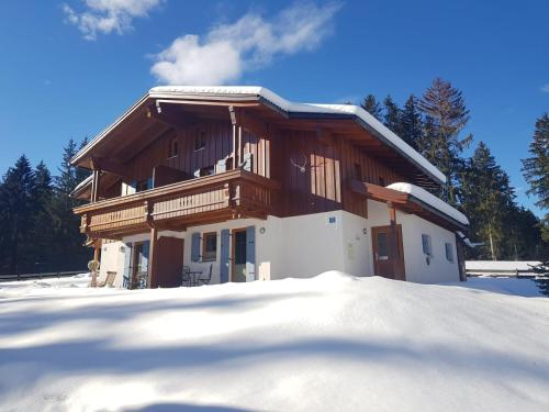 Schönes und komfortables Ferienhaus am Waldrand Illach allemagne