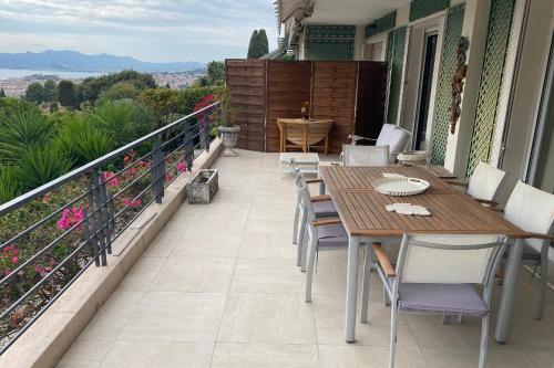 Appartement Sea View & Large Terrace LIVE IN LA VISTA 148 AVENUE DE VALLAURIS La Vista Cannes