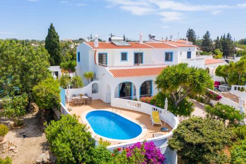 Villa Sea Views, private Pool, Ac, Wifi, Casa Feliz Município de Albufeira - Instalações do Páteo - Veterinário; Educação; Águas e Saneamento; Acessibilidades Viárias Albufeira