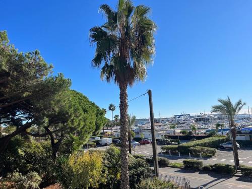 Appartement Seafront - beautiful flat with aircon and comfortable loggia 95 Avenue des Frères Roustan Vallauris