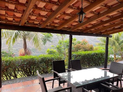 Secluded cottage w pool, oceanside view, 3BR, 3BA Ponta do Sol portugal