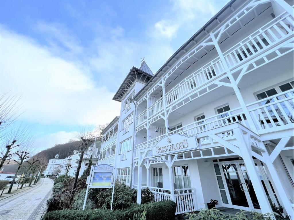 Appartement Seeschloss Binz 24 Strandpromenade 05, 18609 Binz