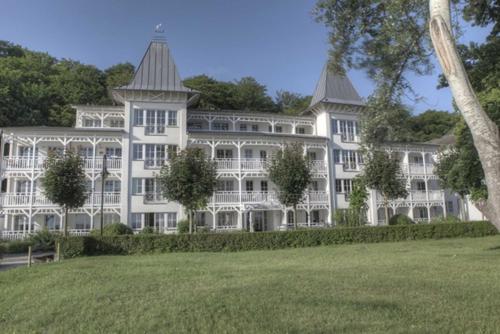 Seeschloss direkt an der Strandpro Binz allemagne