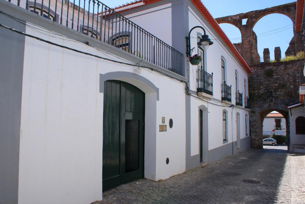 Casa da Muralha de Serpa Rua das Portas de beja, 43, 7830-431 Serpa