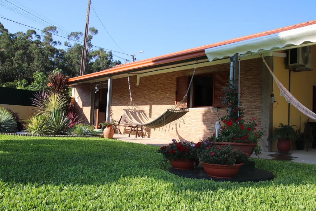 Casa flor da laranjeira Rua do Couto de Calvelo 59, 4990-580 Ponte de Lima