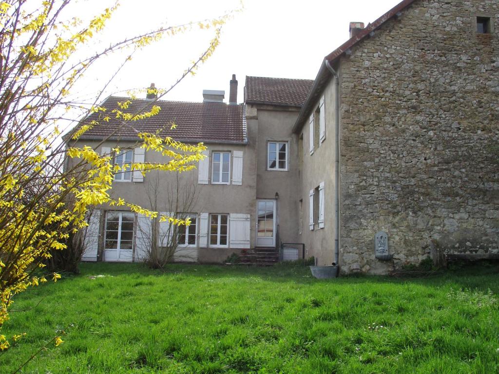 Séjour à la campagne Chambre coquelicot 10 Grand' Rue 70190 Bussières