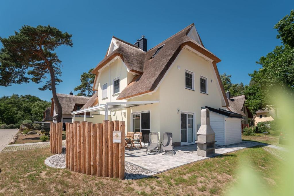 Séjour à la campagne Das Wellnessferienhaus - Huuske unter Reet Am Walde 4 17419 Zirchow