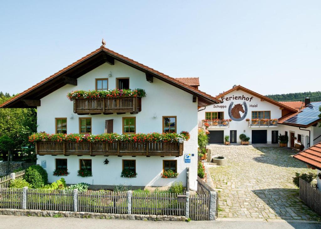 Ferienhof \ Haselberg 17, 94164 Sonnen