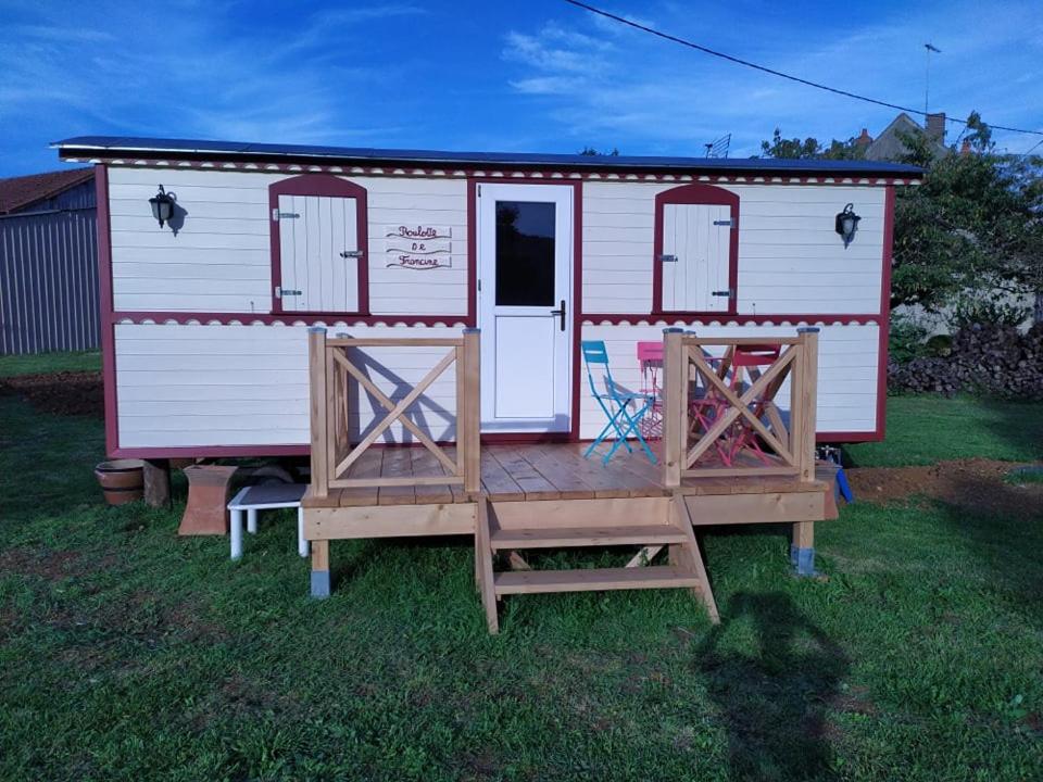 Séjour à la campagne La Roulotte de Francine route de Champeau 58210 Chazeuil