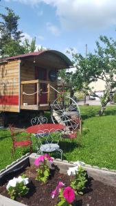 LA ROULOTTE DES AMISH & Bain Nordique à Remous Jacuzzi