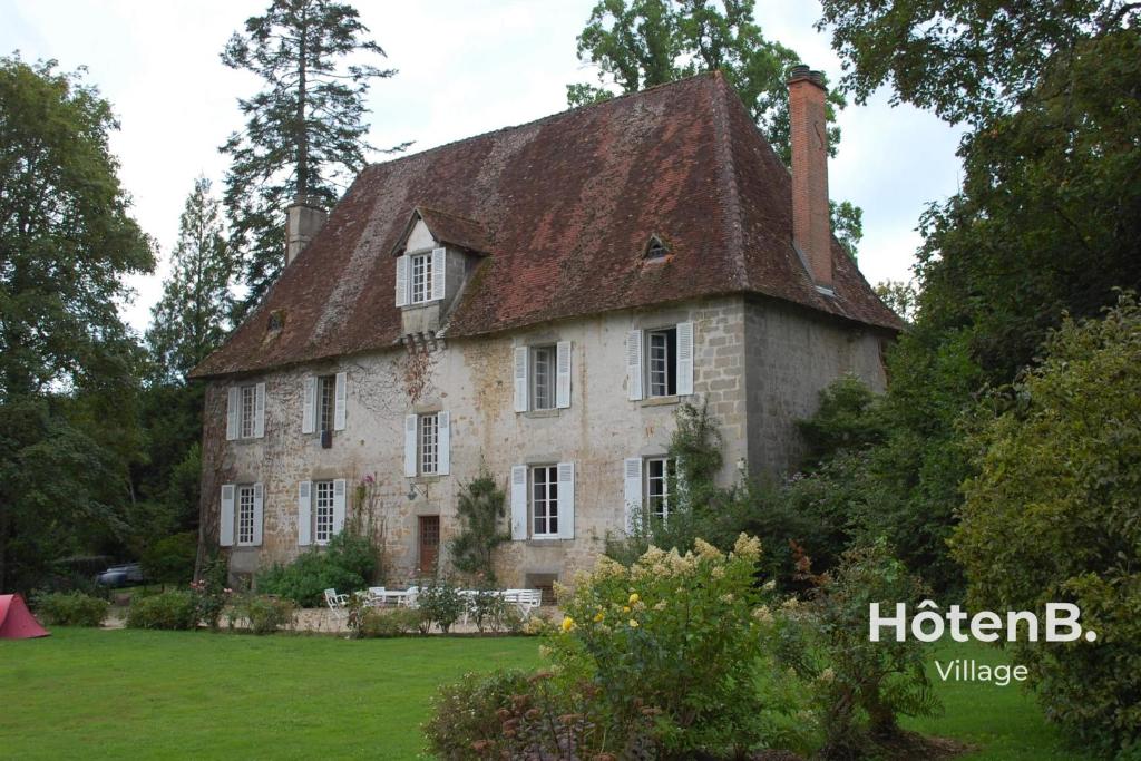 Séjour à la campagne Le château du Fraysseix à Roziers-Saint-Georges Château du Fraysseix 87130 Roziers-Saint-Georges