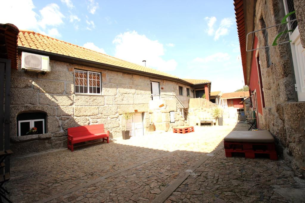 Quinta d'Areda Wine&Pool Experience Rua Dona Maria, 249 Quinta De Areda, 4820-608 Fafe
