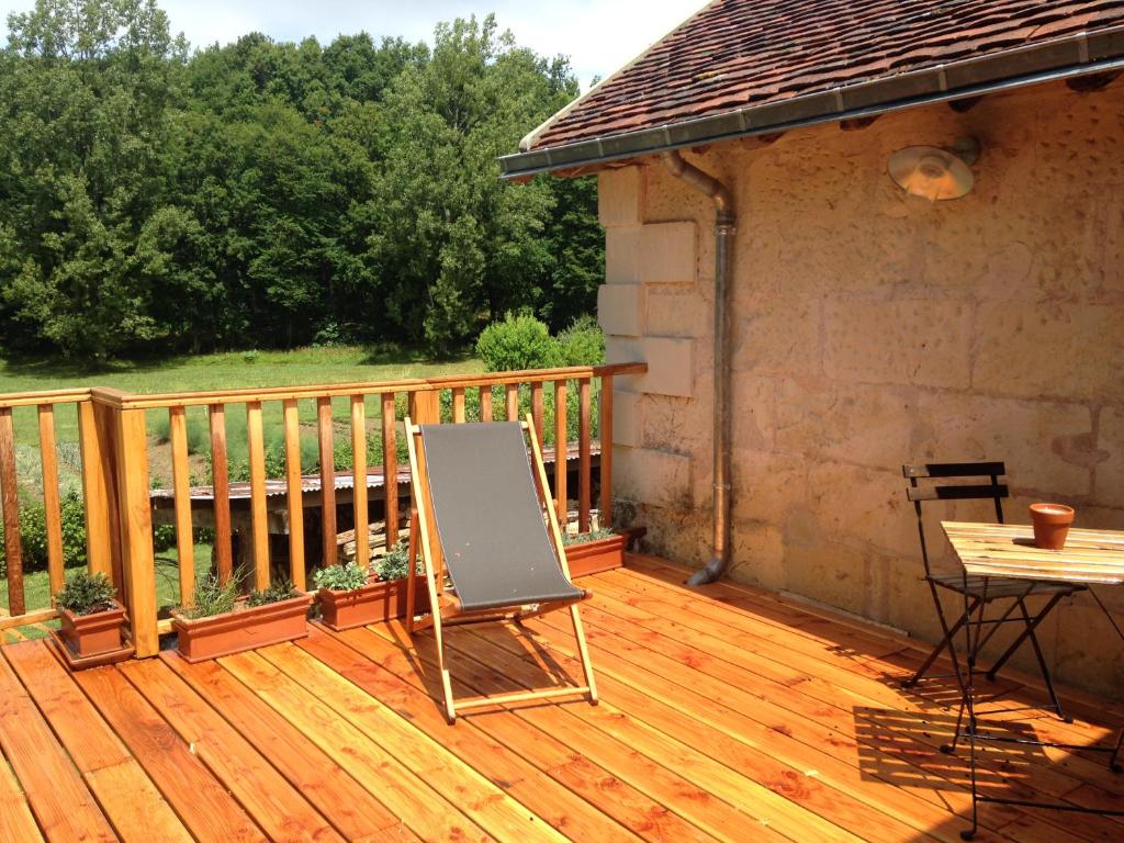 Séjour à la campagne studio avec terrasse Abbaye d'Aiguevive Abbaye d'Aiguevives 1 Route d'Aiguevives 41400 Faverolles-sur-Cher