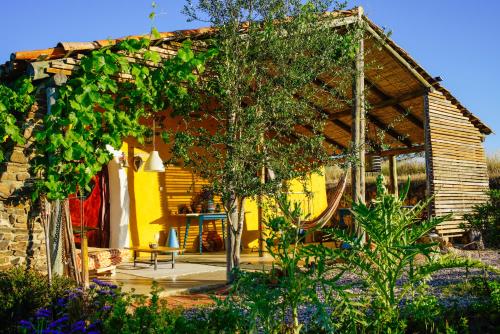 The Hobbit House - Montes da Ronha