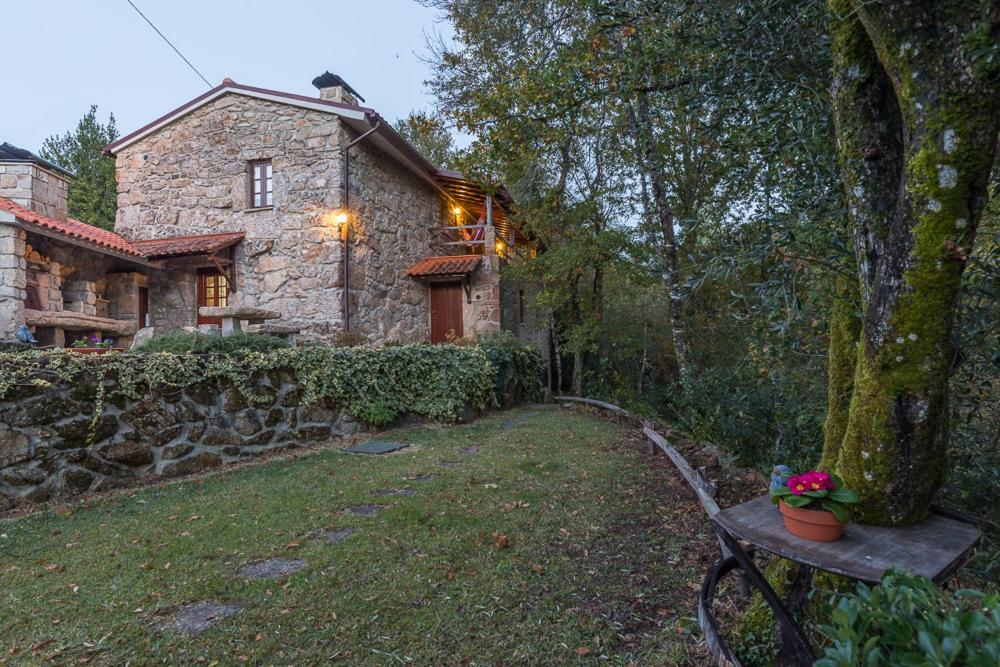 Séjour à la campagne Varanda do Mouro Rua das Uveiras, 743 4950-670 Podame