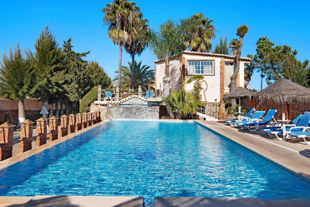 Villa Bora-Bora Arroteias - Pêra - Apartado 234, 8365-213 Pêra
