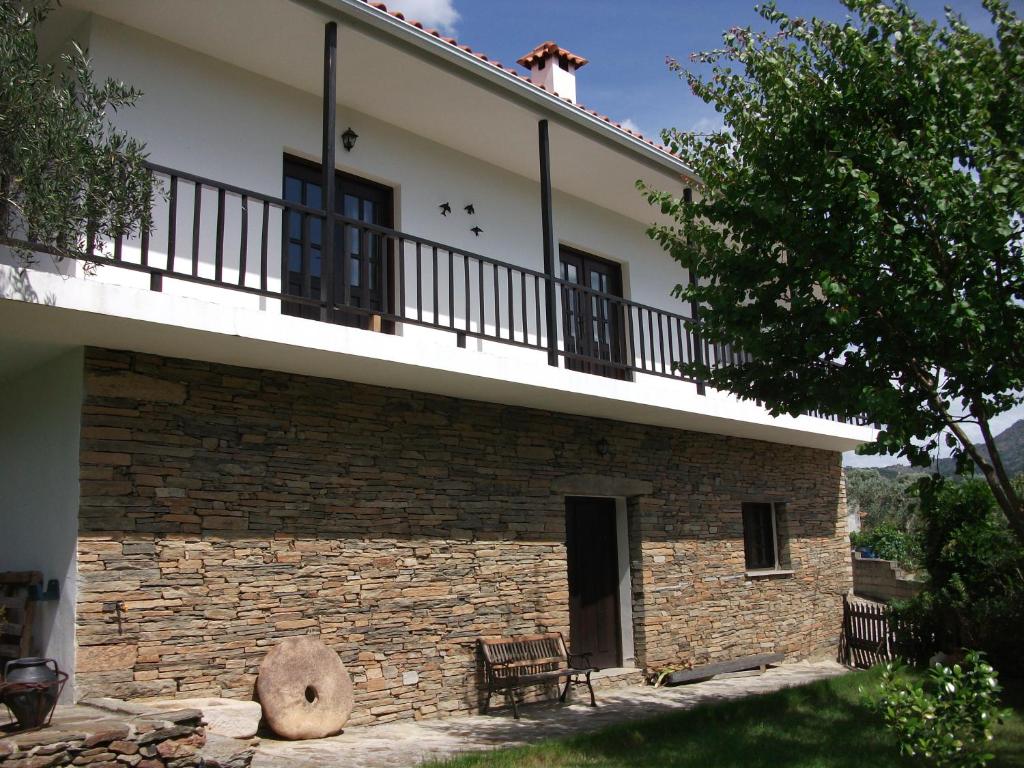 Casa Oliveiras do Douro Rua São José, 07 - Sobreira, 5090-017 Sobreira