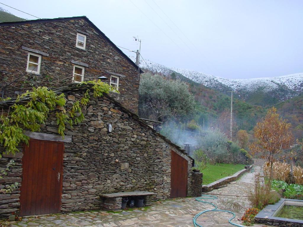 Casas da Nascente Sazes Velho, 6270-352 Loriga