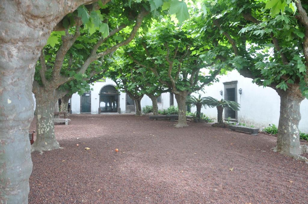 Convento de São Francisco Avenida da Liberdade s/n - Rotunda dos Frades, 9680-101 Vila Franca do Campo