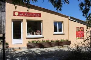 Gites et Roulottes au Domaine de la Trille