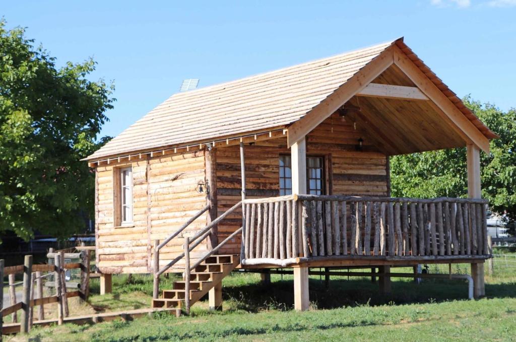 Séjour à la ferme LA CABANE DE JABI La Grande Haye 61390 Trémont