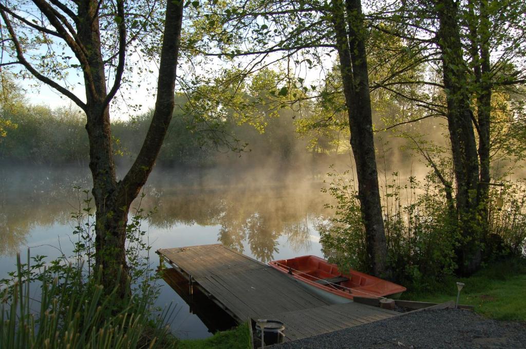 Séjour à la ferme Lac de la Vie 4 La Revaudiere, Breuil Chaussee, Bressuire 79300 Bressuire