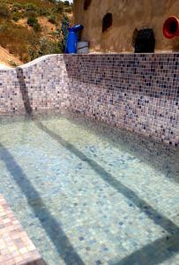 Restored 2 Bedroom Farmhouse - Aircon Wifi Plunge Pool
