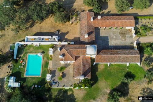 Rosa Estates The Farmhouse & Stables