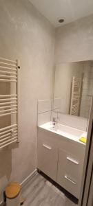 1 chambre - lit double - Avec salle de bain