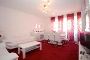 4893 Private Room 1 Person
