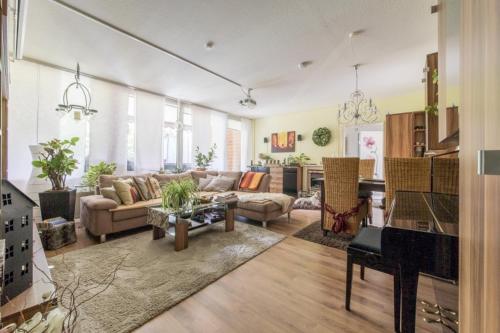 6393 Private Room