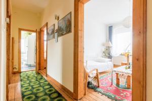 6606 Private Rooms